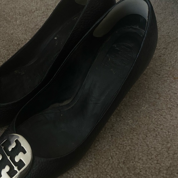 Tory Burch size 7 Leather Sophie Toe Wedges Heels Pumps Shoes Black - Picture 6 of 7